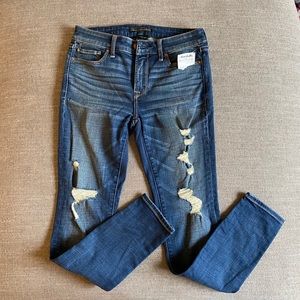 Abercrombie & Fitch Distressed Jegging NWT